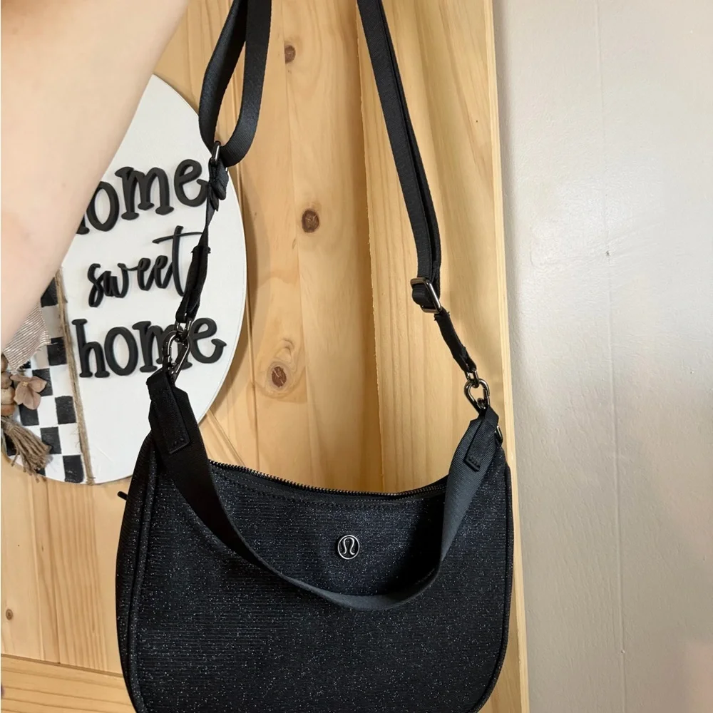 lululemon 3L black glitter crossbody/shoulder bag - Picture 1 of 7